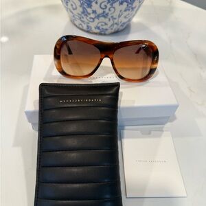 NIB Victoria Beckham Tortoise Shell Sunglasses